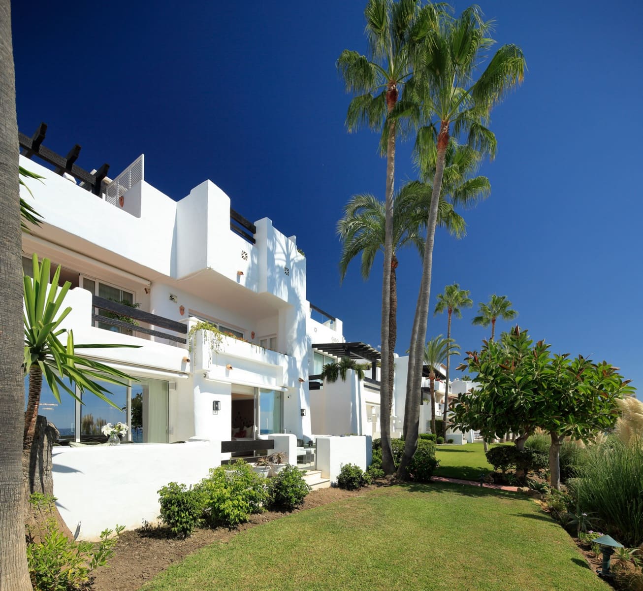 3 bedroom Apartment for sale in Marbella with pool garage - € 6,995,000 (Ref: 7777763)