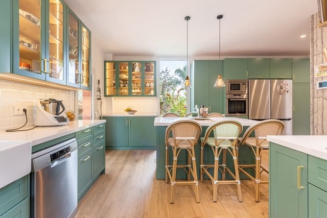 5 sypialnia Willa do wynajęcia w Marbella z basenem garażem - 17 000 € (Ref: 7806651)