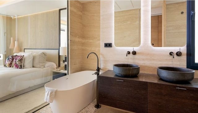 3 chambre Appartement à vendre à Estepona avec piscine garage - 2 490 000 € (Ref: 7848360)