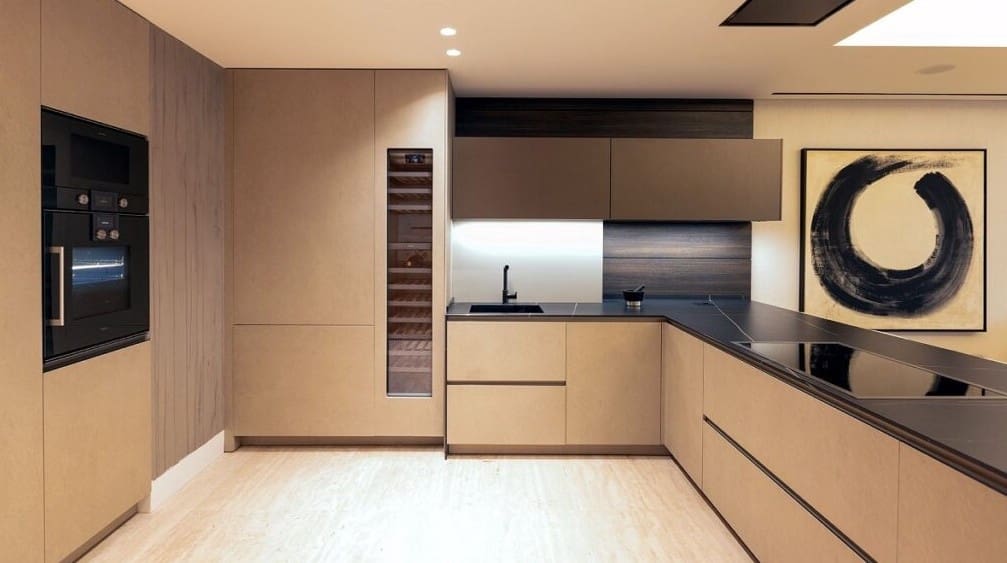 3 chambre Appartement à vendre à Estepona avec piscine garage - 2 490 000 € (Ref: 7848360)