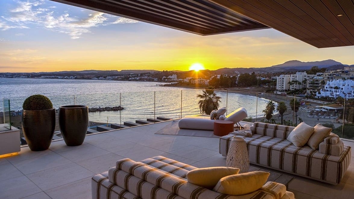 3 chambre Appartement à vendre à Estepona avec piscine garage - 2 490 000 € (Ref: 7848360)