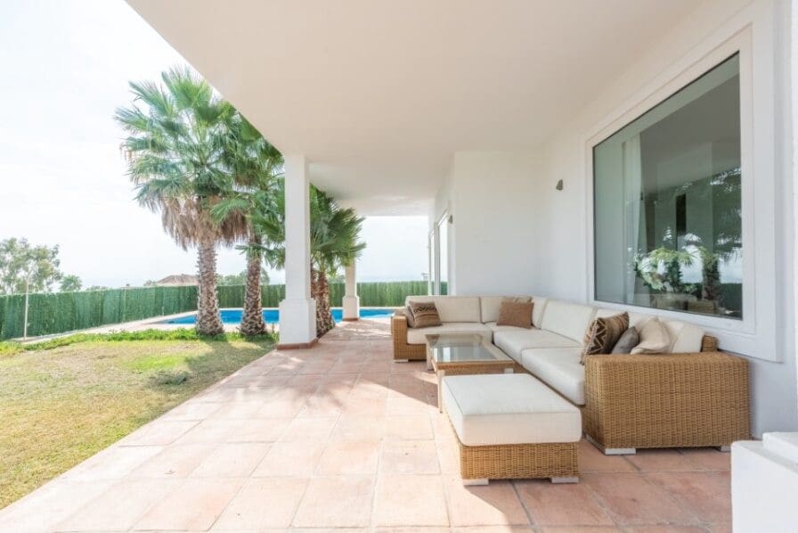 4 bedroom Villa for rent in Manilva with pool garage - € 8,000 (Ref: 7860613)