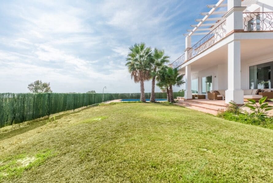 4 bedroom Villa for rent in Manilva with pool garage - € 8,000 (Ref: 7860613)