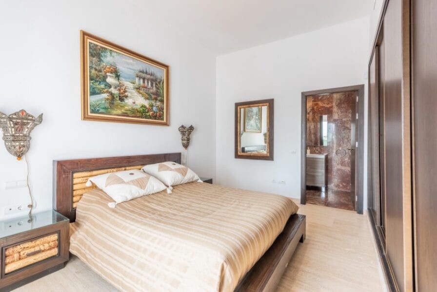 4 bedroom Villa for rent in Manilva with pool garage - € 8,000 (Ref: 7860613)