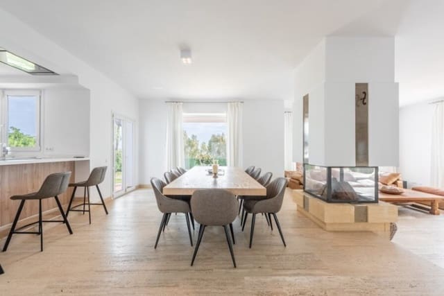 4 bedroom Villa for rent in Manilva with pool garage - € 8,000 (Ref: 7860613)