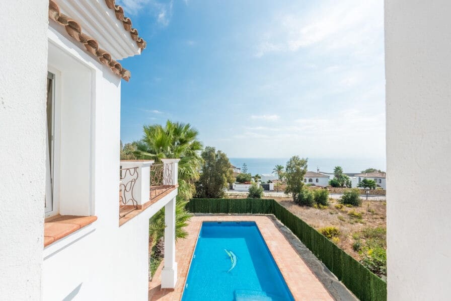 4 bedroom Villa for rent in Manilva with pool garage - € 8,000 (Ref: 7860613)