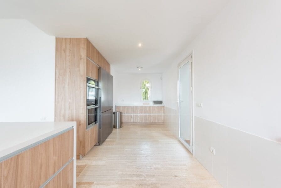 4 bedroom Villa for rent in Manilva with pool garage - € 8,000 (Ref: 7860613)