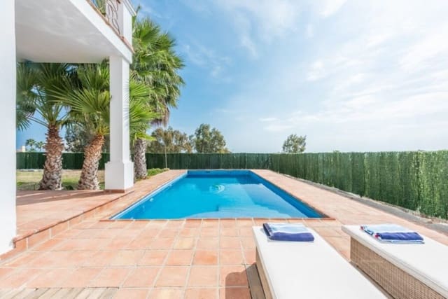 4 bedroom Villa for rent in Manilva with pool garage - € 8,000 (Ref: 7860613)
