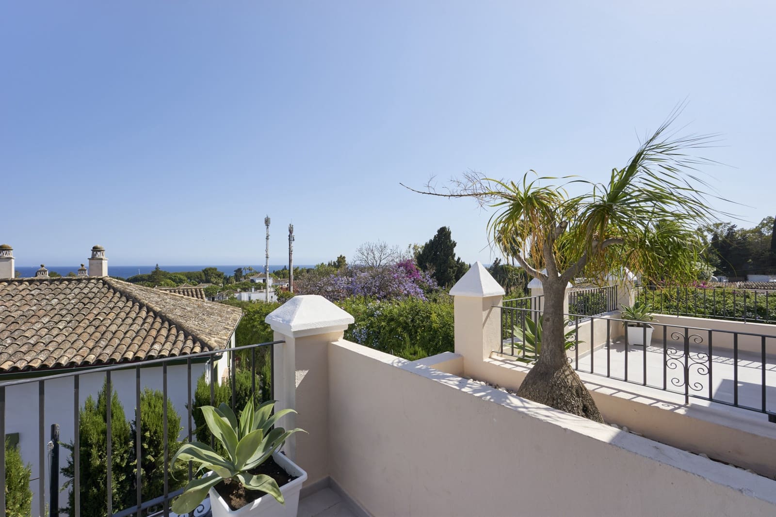 6 bedroom Townhouse for sale in Marbella with pool garage - € 1,495,000 (Ref: 7953551)