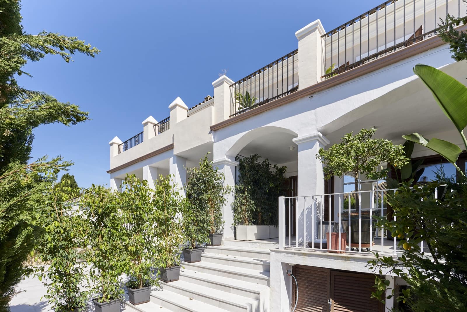 6 bedroom Townhouse for sale in Marbella with pool garage - € 1,495,000 (Ref: 7953551)