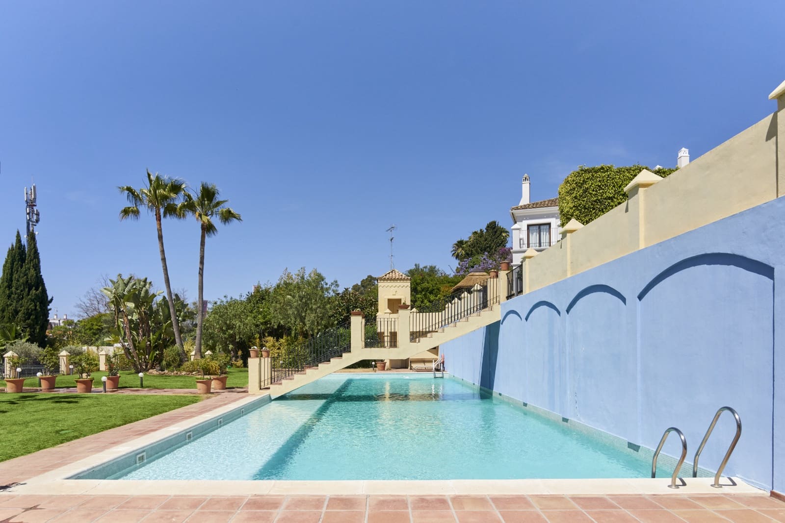 6 slaapkamer Huis te koop in Marbella met zwembad garage - € 1.495.000 (Ref: 7953551)