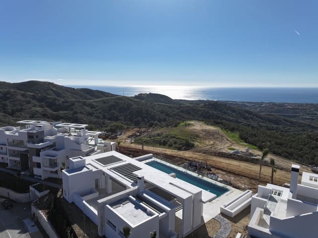 Apartamento de 3 habitaciones en Marbella en venta con piscina garaje - 975.000 € (Ref: 7967037)
