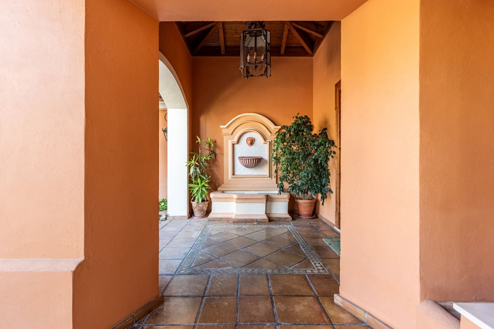 4 bedroom Villa for sale in Marbella with pool garage - € 4,500,000 (Ref: 7982701)