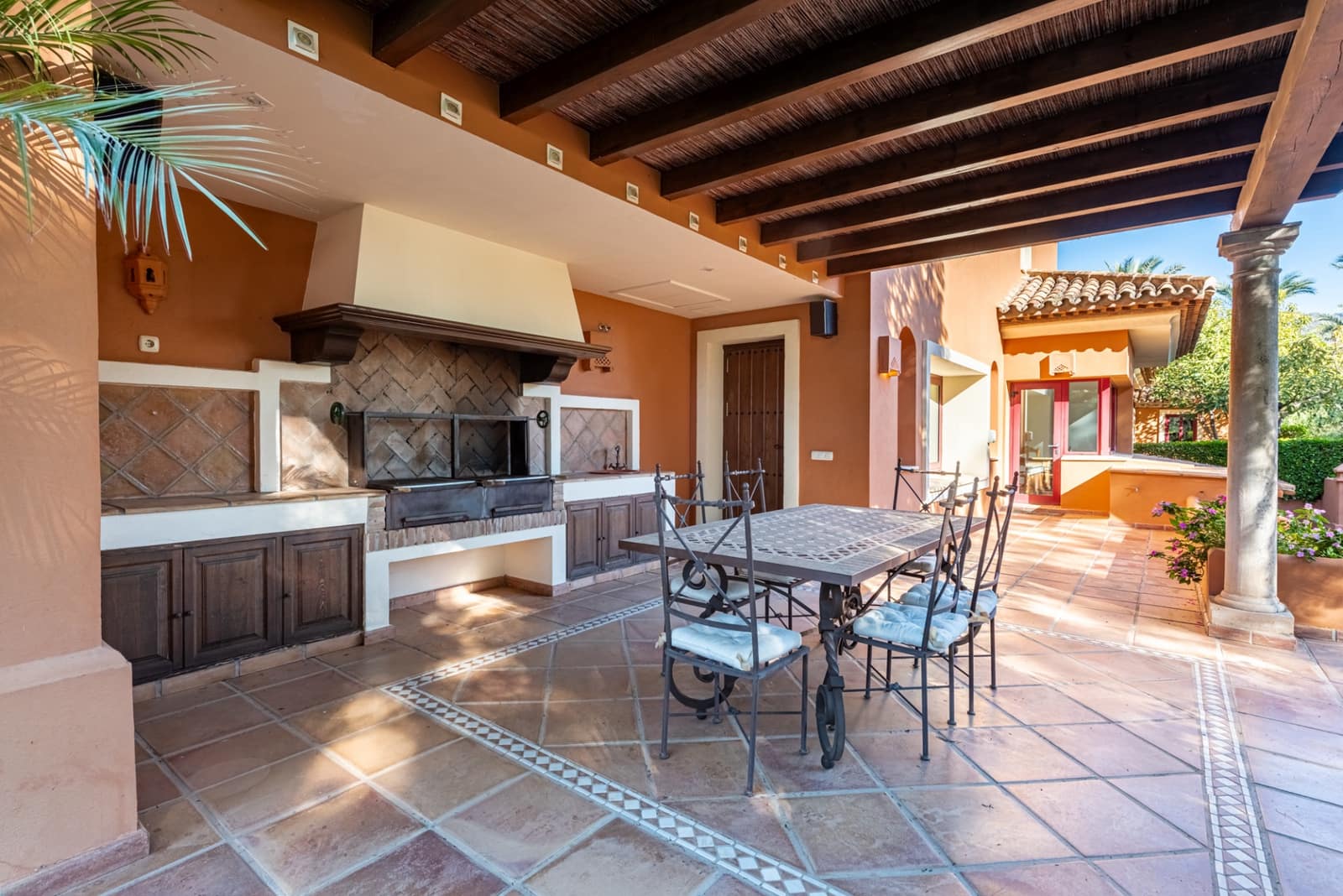 4 bedroom Villa for sale in Marbella with pool garage - € 4,500,000 (Ref: 7982701)