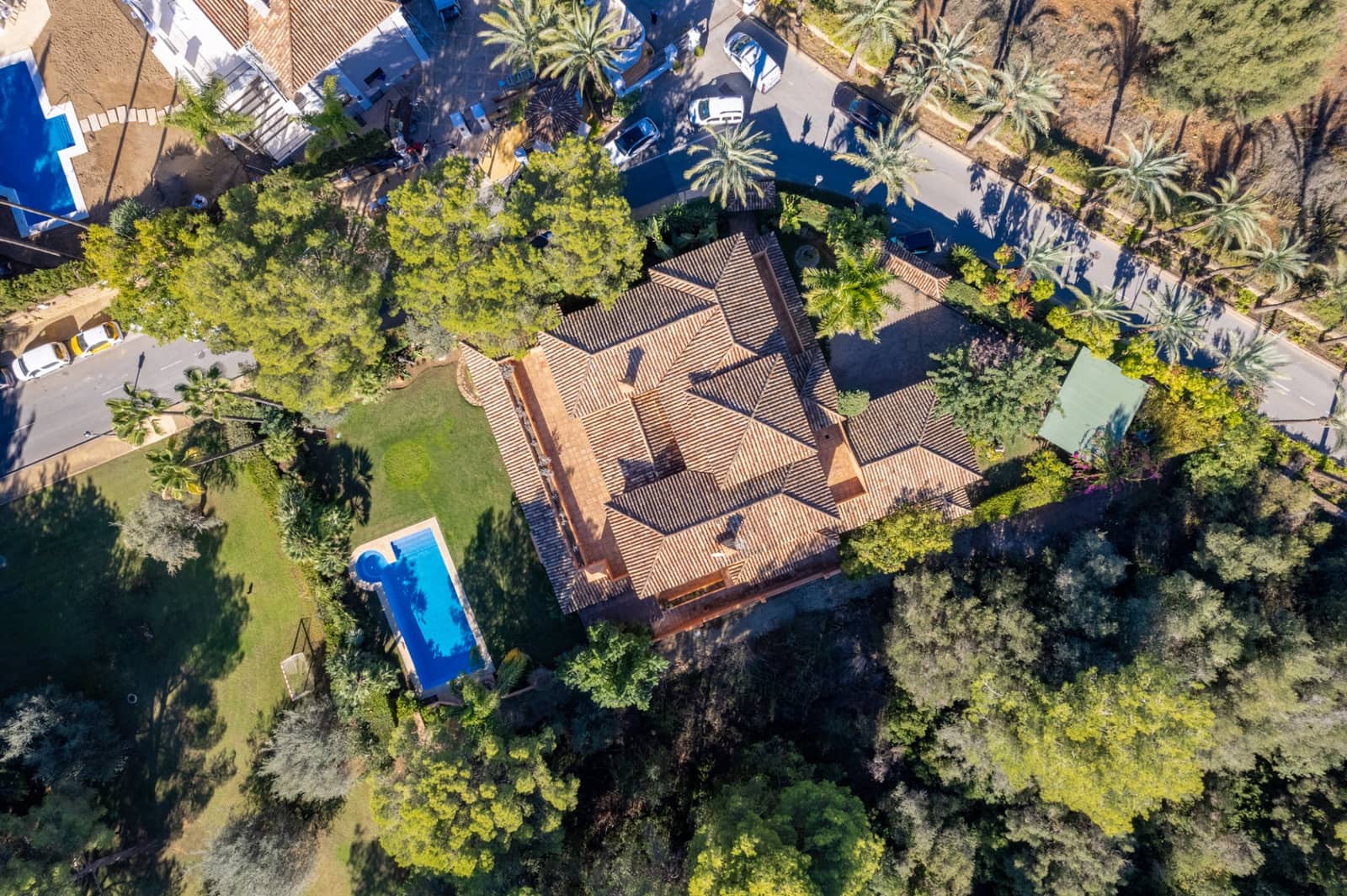 4 bedroom Villa for sale in Marbella with pool garage - € 4,500,000 (Ref: 7982701)