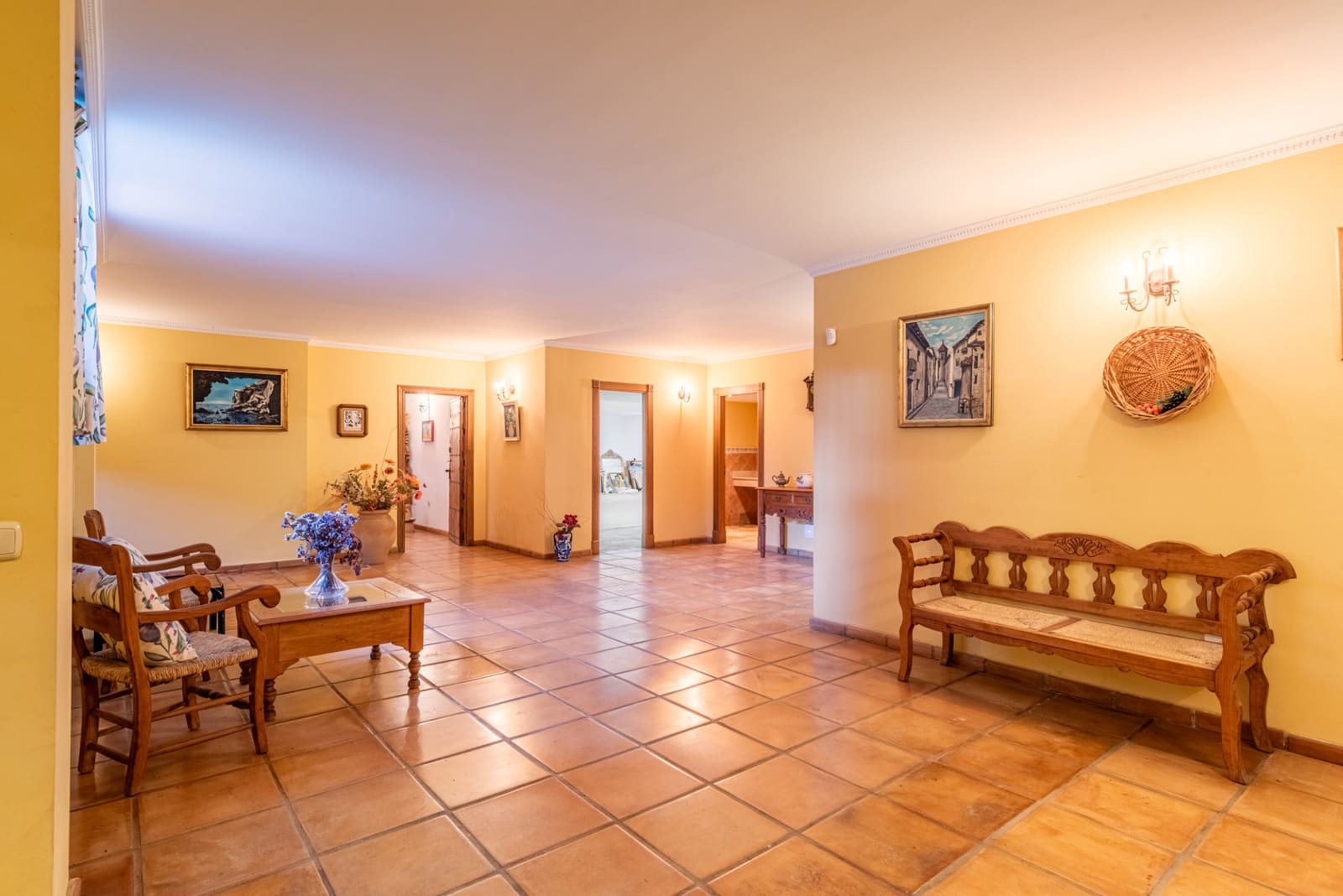 4 bedroom Villa for sale in Marbella with pool garage - € 4,500,000 (Ref: 7982701)