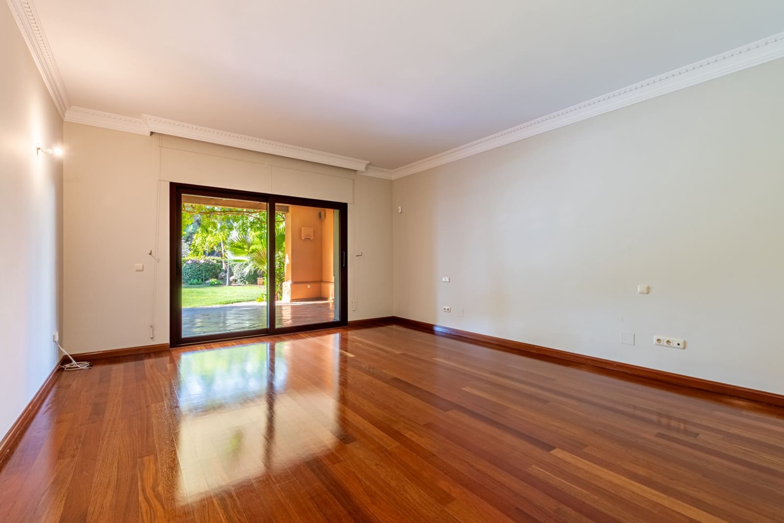 4 bedroom Villa for sale in Marbella with pool garage - € 4,500,000 (Ref: 7982701)