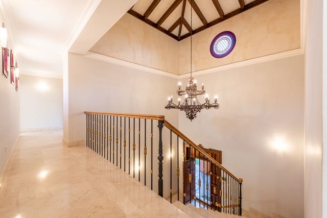 4 Zimmer Villa zu verkaufen in Marbella mit Pool Garage - 4.500.000 € (Ref: 7982701)