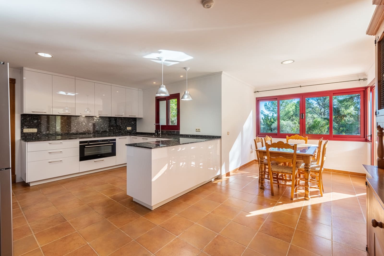 4 bedroom Villa for sale in Marbella with pool garage - € 4,500,000 (Ref: 7982701)