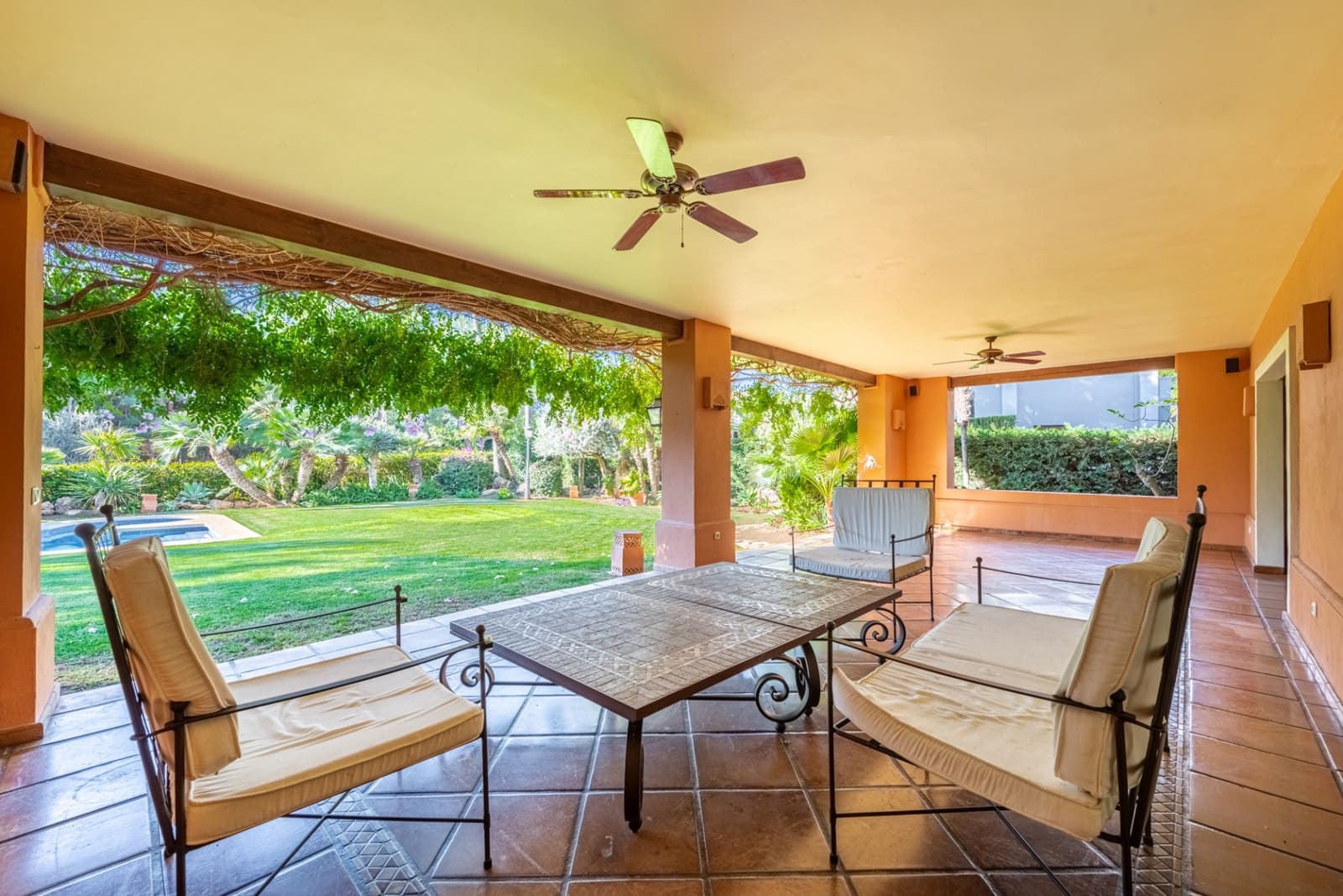 4 bedroom Villa for sale in Marbella with pool garage - € 4,500,000 (Ref: 7982701)