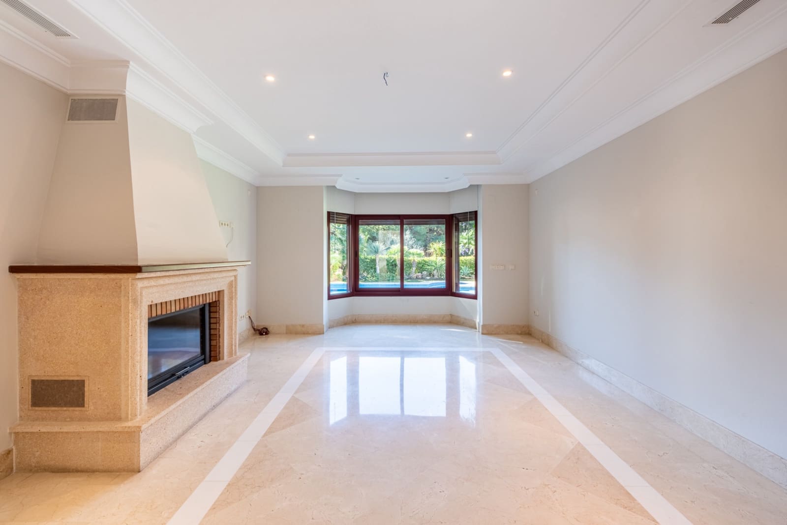 4 bedroom Villa for sale in Marbella with pool garage - € 4,500,000 (Ref: 7982701)