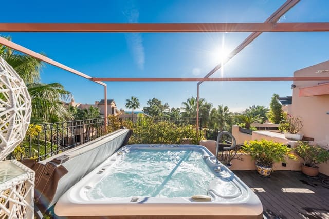 3 slaapkamer Penthouse te koop in San Pedro de Alcantara, Marbella met zwembad garage - € 1.995.000 (Ref: 7993788)