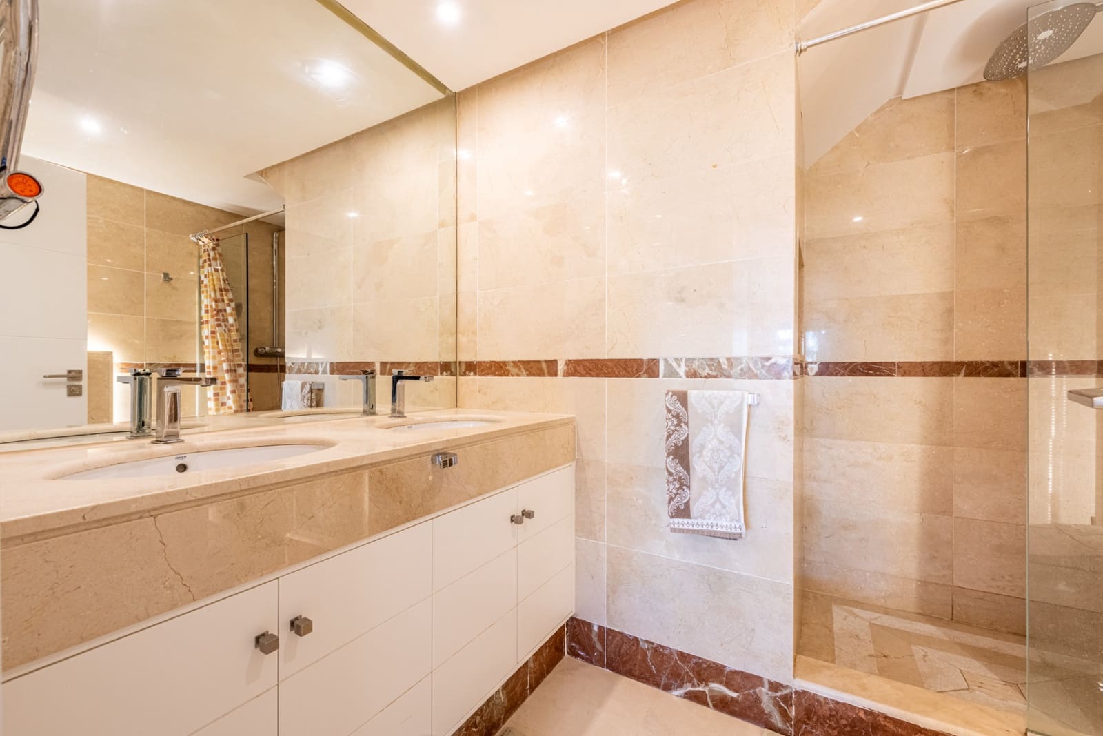 3 bedroom Penthouse for sale in San Pedro de Alcantara with pool garage - € 1,995,000 (Ref: 7993788)