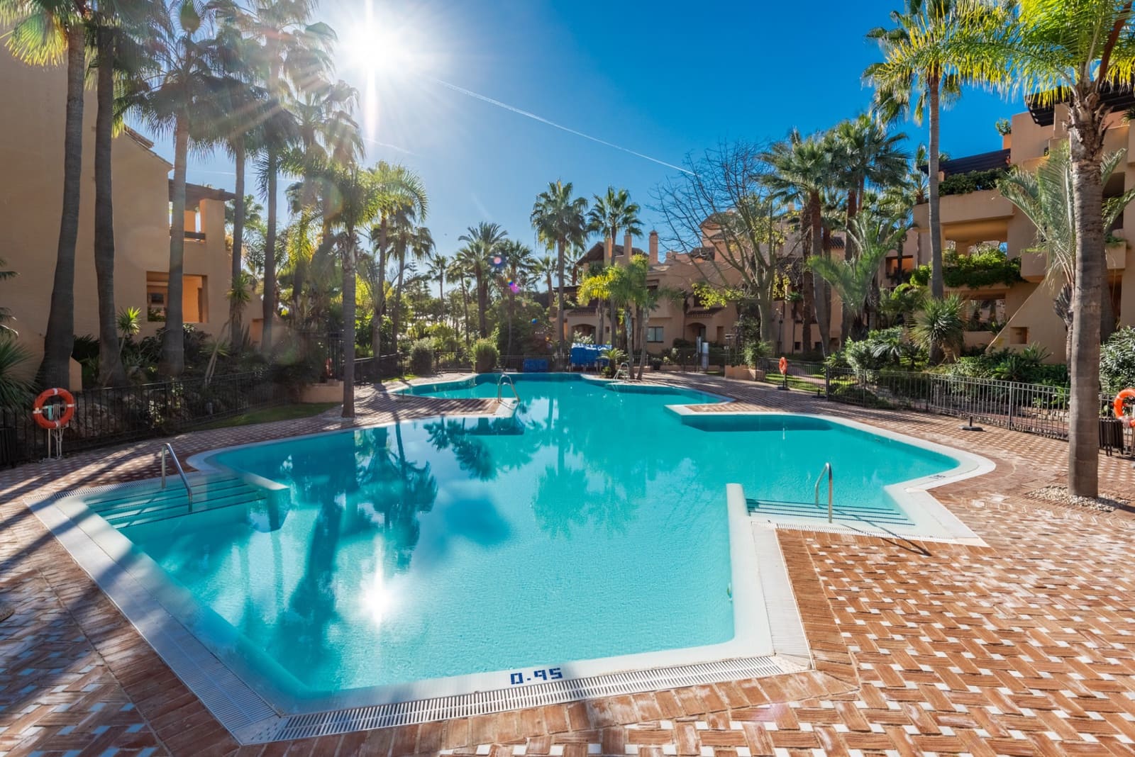 3 bedroom Penthouse for sale in San Pedro de Alcantara with pool garage - € 1,995,000 (Ref: 7993788)