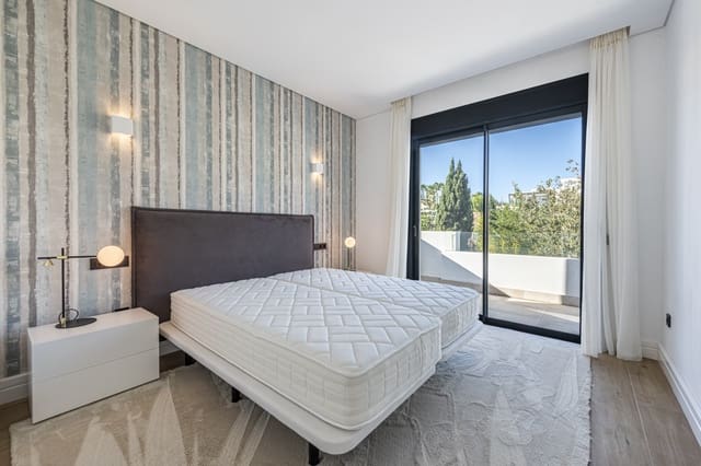 Maison de Ville de 3 chambres à louer à Marbella avec piscine garage - 6 700 € (Ref: 8049861)