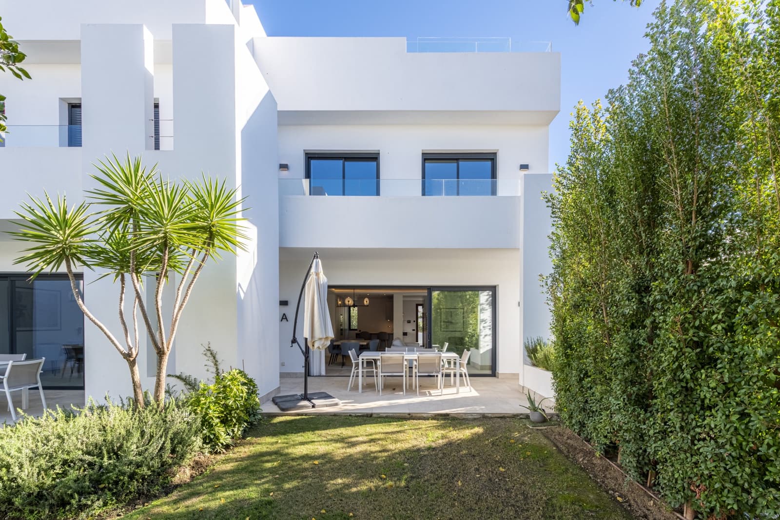 Maison de Ville de 3 chambres à louer à Marbella avec piscine garage - 6 700 € (Ref: 8049861)