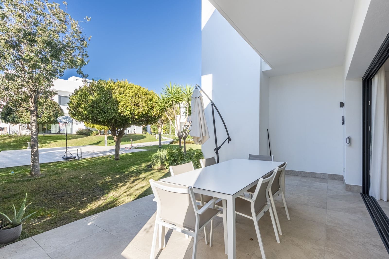 Maison de Ville de 3 chambres à louer à Marbella avec piscine garage - 6 700 € (Ref: 8049861)