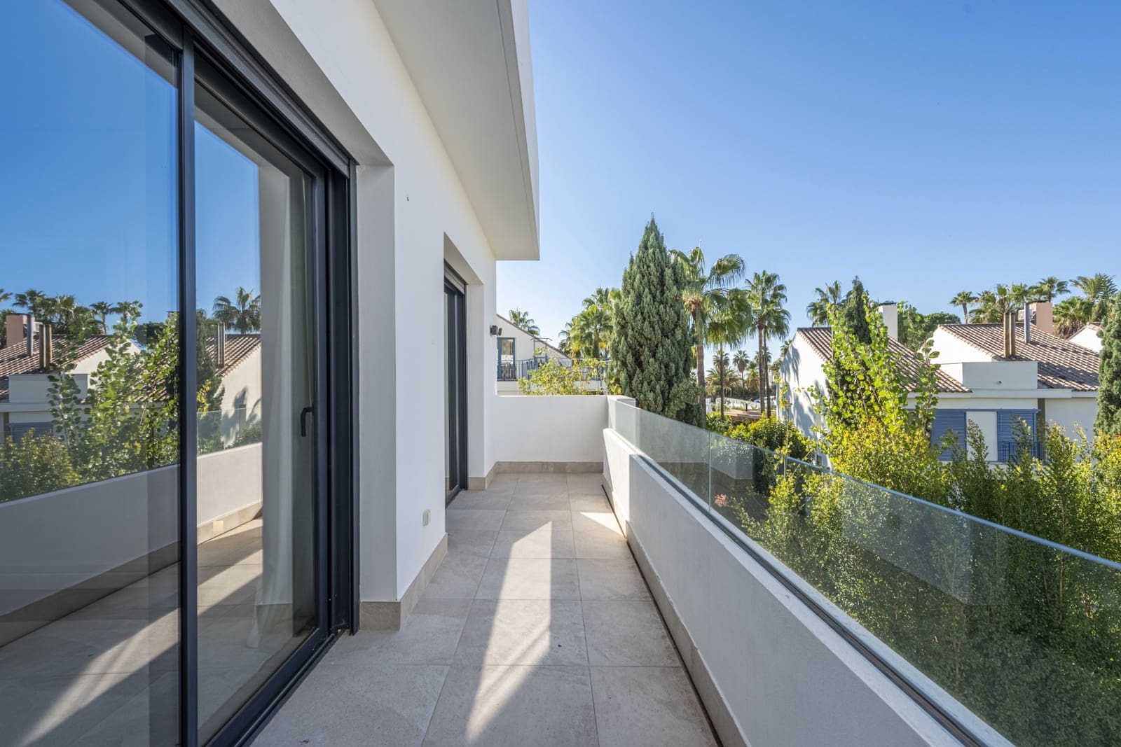 Maison de Ville de 3 chambres à louer à Marbella avec piscine garage - 6 700 € (Ref: 8049861)