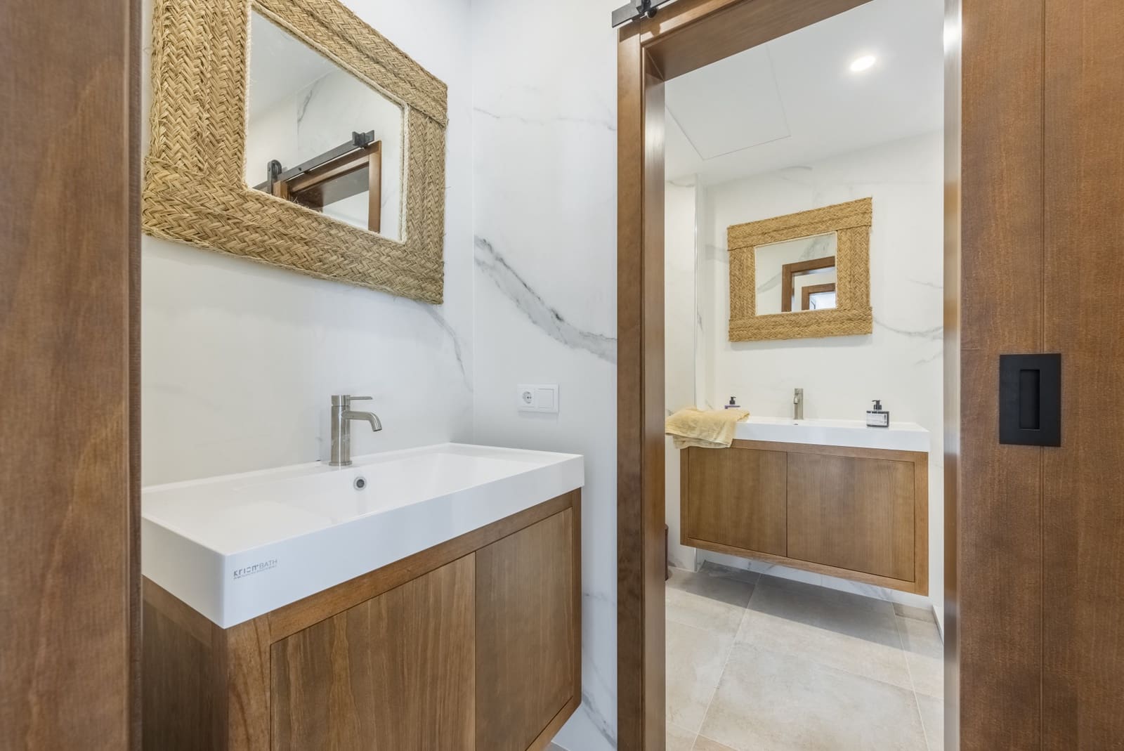 4 bedroom Villa for sale in Marbella with pool garage - € 2,195,000 (Ref: 8102273)