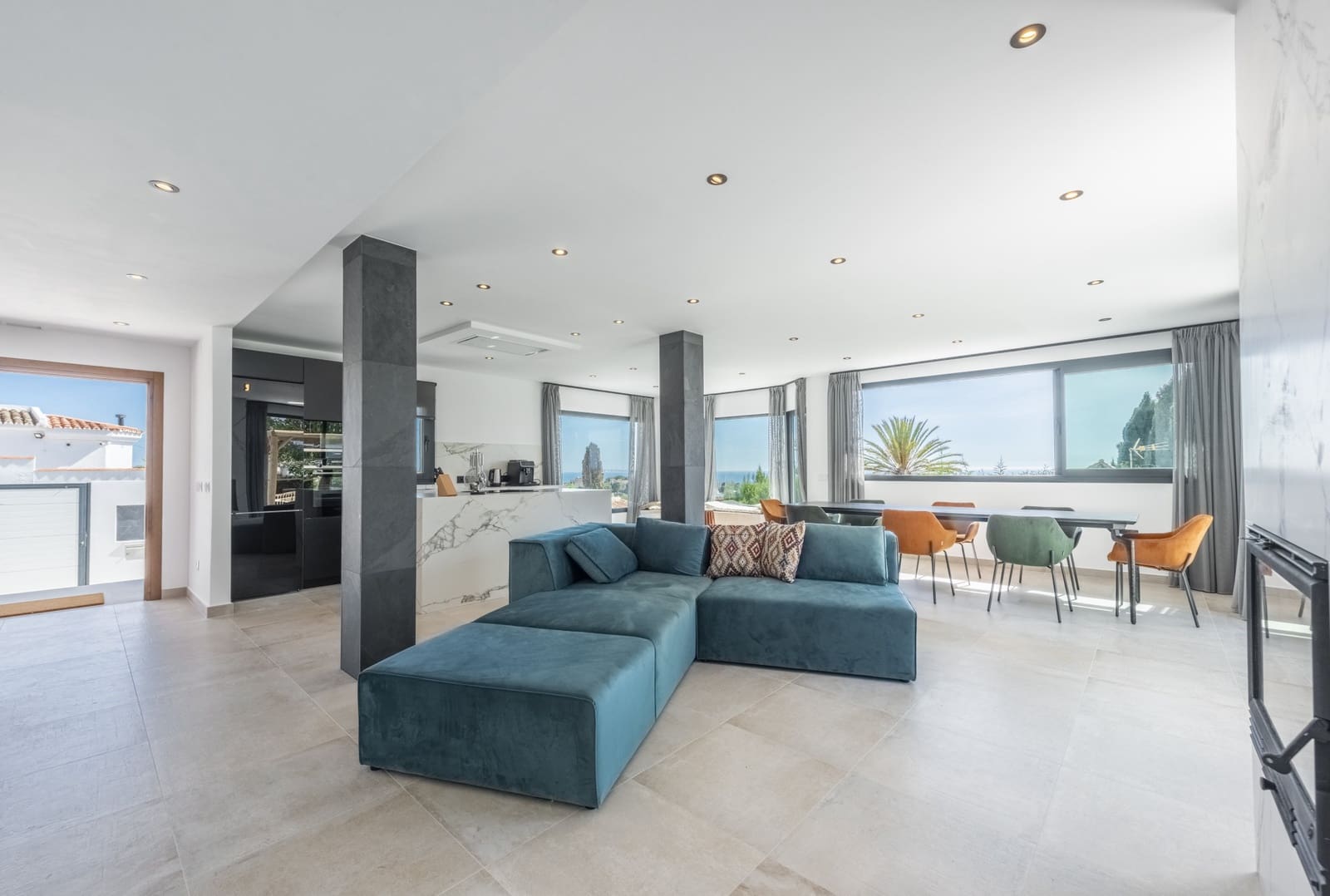 4 bedroom Villa for sale in Marbella with pool garage - € 1,998,000 (Ref: 8102273)