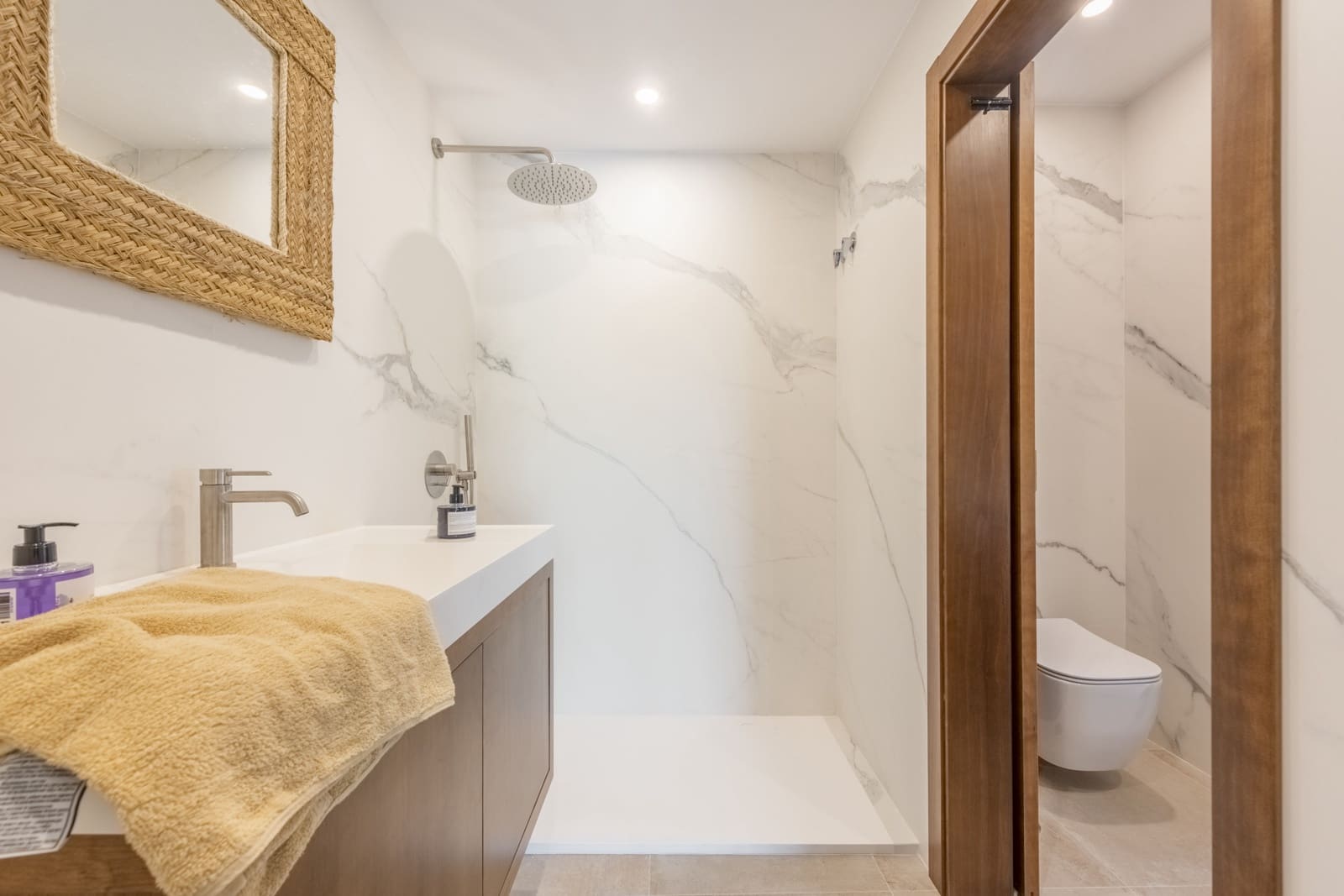 4 bedroom Villa for sale in Marbella with pool garage - € 1,998,000 (Ref: 8102273)