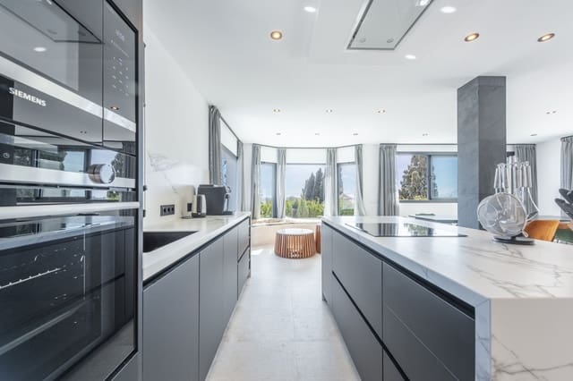 4 soverom Villa til salgs i Marbella med svømmebasseng garasje - € 1 998 000 (Ref: 8102273)