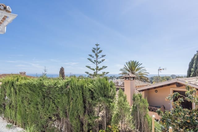 4 soverom Villa til salgs i Marbella med svømmebasseng garasje - € 1 998 000 (Ref: 8102273)