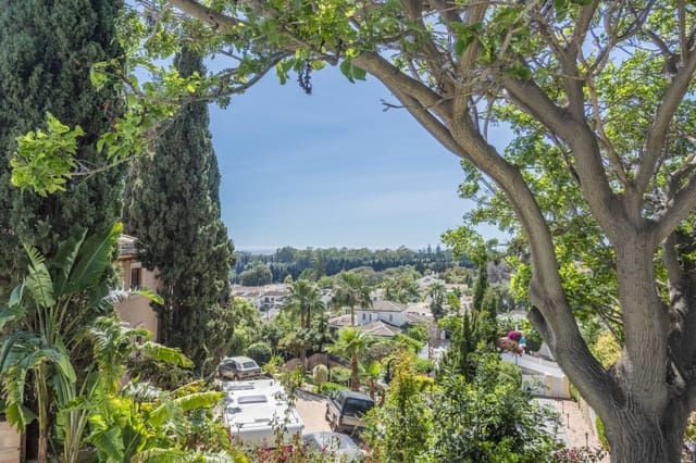 4 soverom Villa til salgs i Marbella med svømmebasseng garasje - € 1 998 000 (Ref: 8102273)