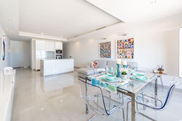 2 soveværelse Lejlighed til salg i Puerto Banus, Marbella - € 985.000 (Ref: 8126341)