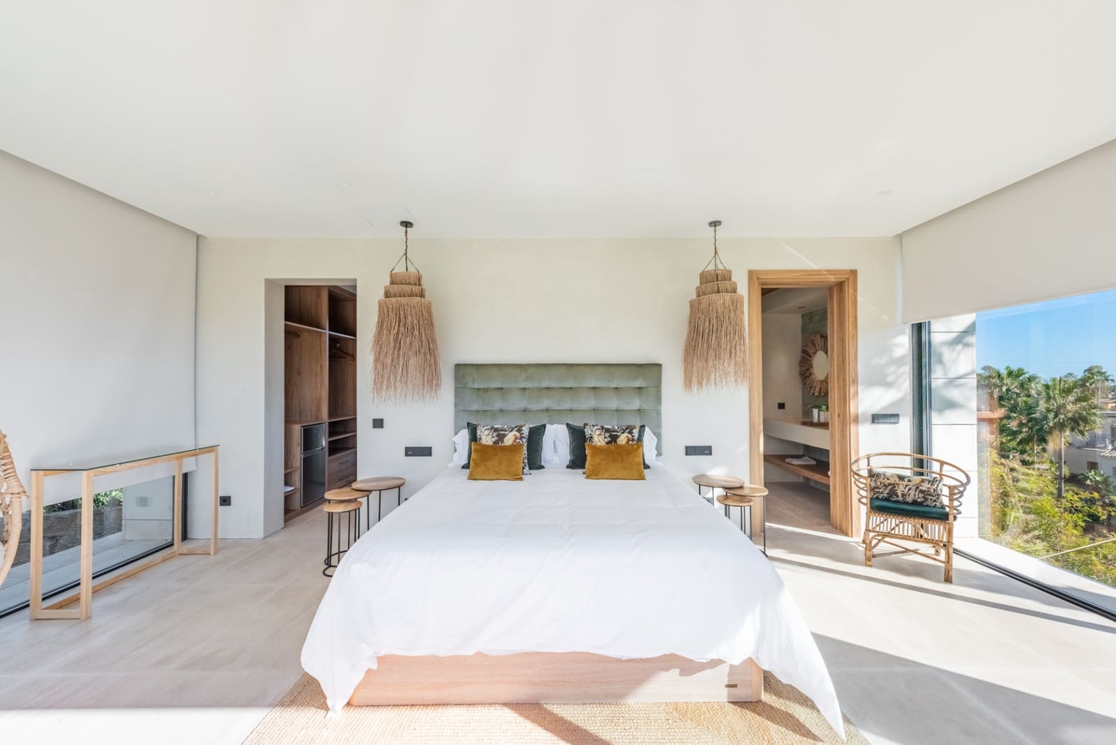 6 bedroom Villa for sale in Marbella with pool garage - € 6,850,000 (Ref: 8128795)