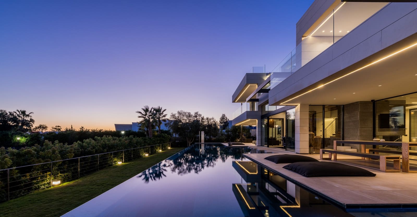 6 bedroom Villa for sale in Marbella with pool garage - € 6,850,000 (Ref: 8128795)
