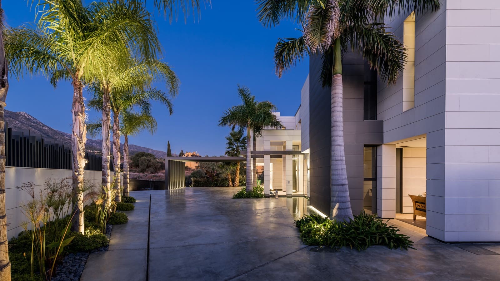 6 bedroom Villa for sale in Marbella with pool garage - € 6,850,000 (Ref: 8128795)