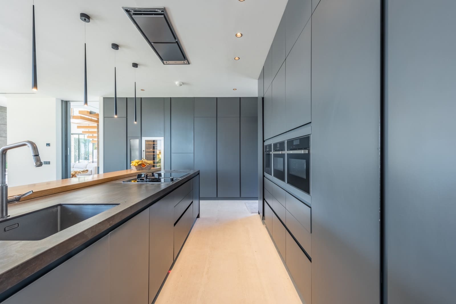 6 bedroom Villa for sale in Marbella with pool garage - € 6,850,000 (Ref: 8128795)