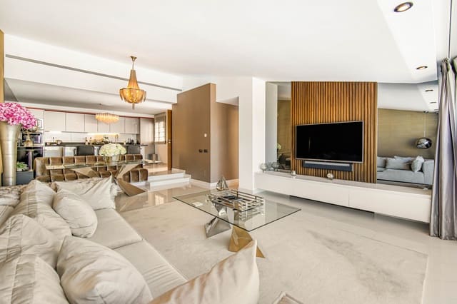 2 soveværelse Penthouse til salg i Puerto Banus, Marbella - € 1.499.000 (Ref: 8130733)