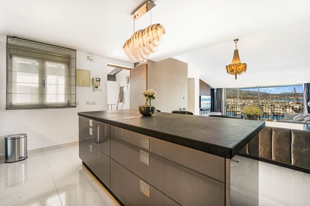 2 soveværelse Penthouse til salg i Puerto Banus, Marbella - € 1.499.000 (Ref: 8130733)