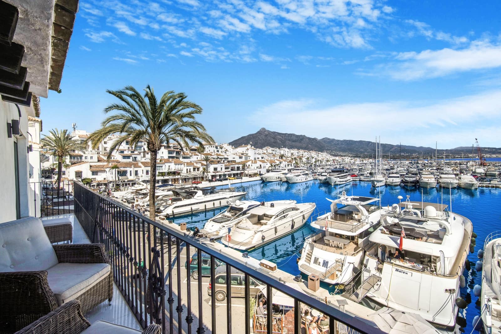 2 bedroom Penthouse for sale in Puerto Banus - € 1,499,000 (Ref: 8130733)