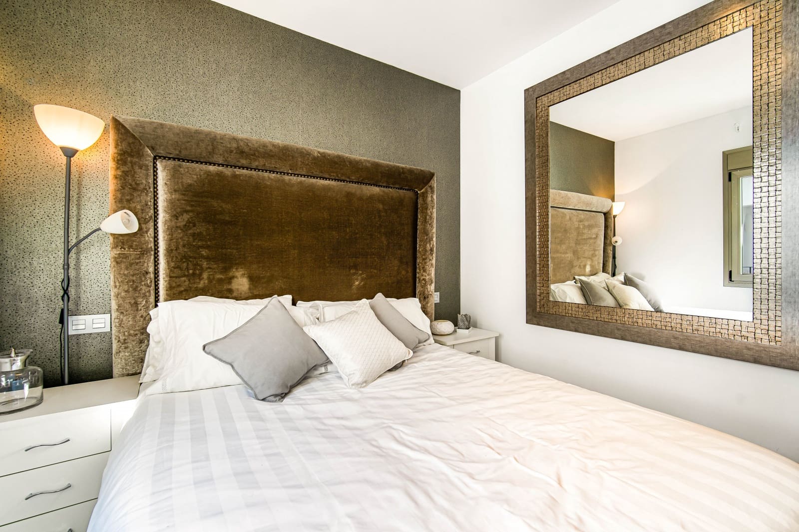 2 bedroom Penthouse for sale in Puerto Banus - € 1,499,000 (Ref: 8130733)