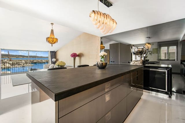 2 soveværelse Penthouse til salg i Puerto Banus, Marbella - € 1.499.000 (Ref: 8130733)
