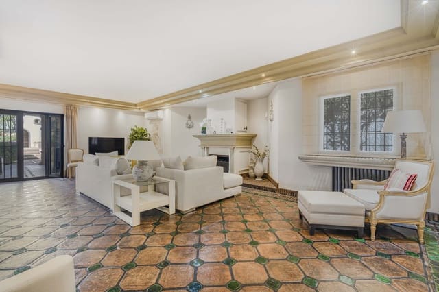 4 slaapkamer Villa te koop in Marbella met zwembad garage - € 2.800.000 (Ref: 8158211)