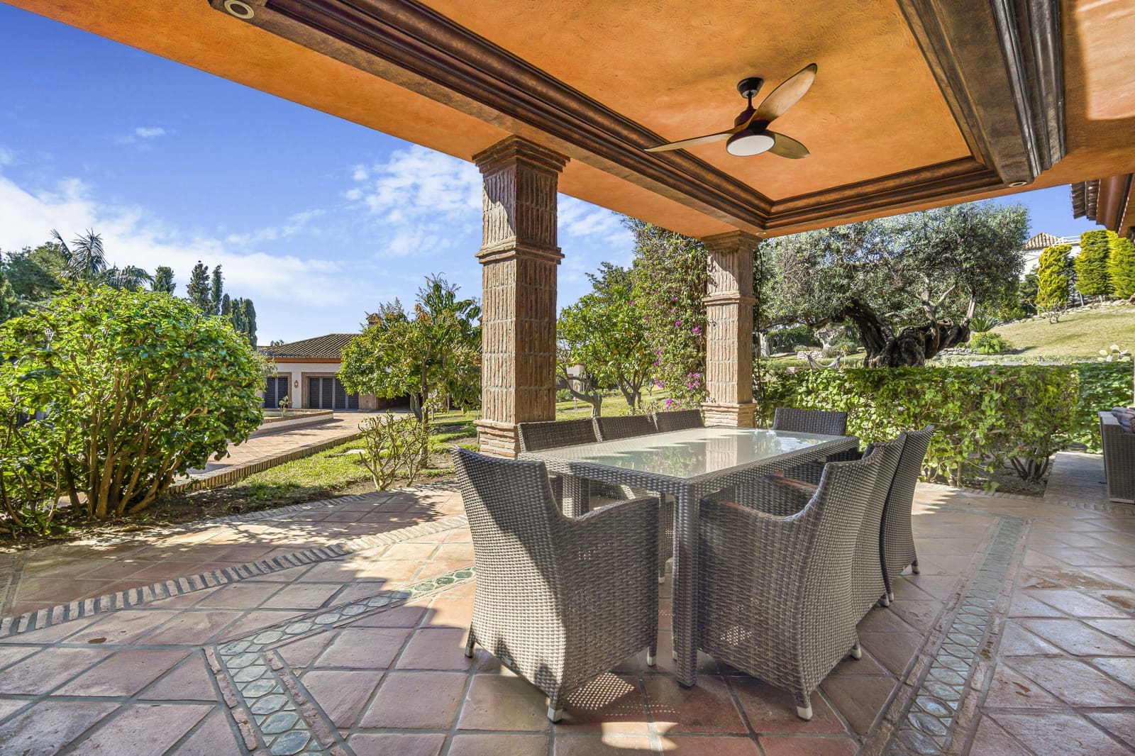 4 slaapkamer Villa te koop in Marbella met zwembad garage - € 2.800.000 (Ref: 8158211)